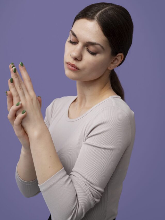 Can I apply a sun cream and a Pond’s white beauty cream together? – (Full Information)